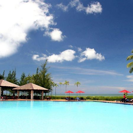 美里万豪度假酒店 米里 外观 照片 The pool at the Royal Island Resort and Spa