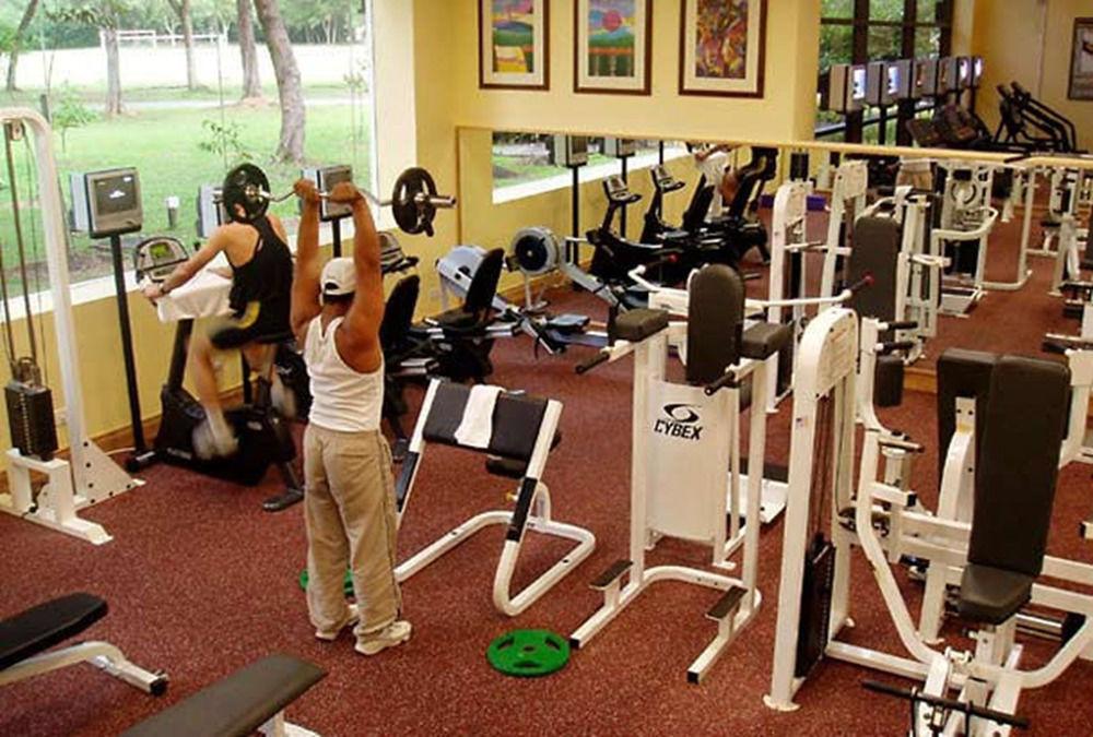 美里万豪度假酒店 米里 外观 照片 A typical gym