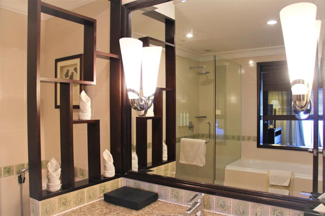 美里万豪度假酒店 米里 外观 照片 A bathroom in a hotel