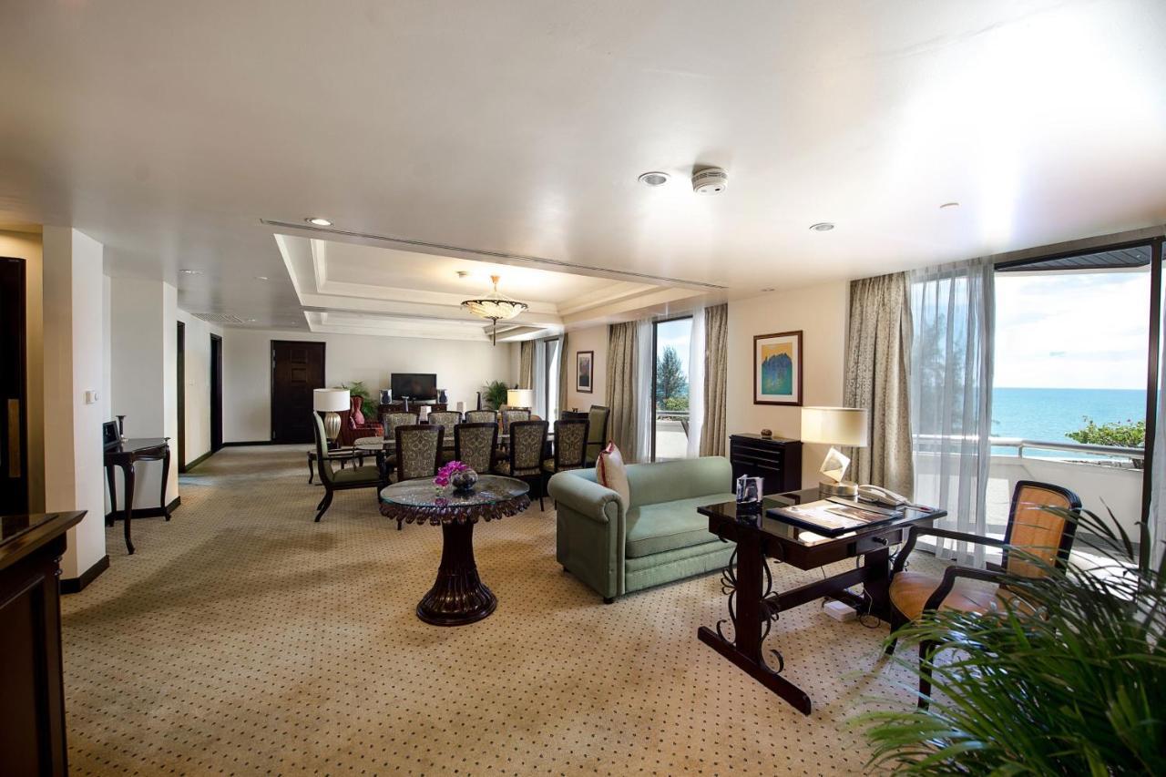 美里万豪度假酒店 米里 外观 照片 A suite at the Shangri-La Hotel, Kuala Lumpur