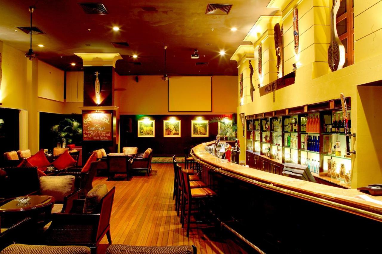 美里万豪度假酒店 米里 外观 照片 The bar at the hotel