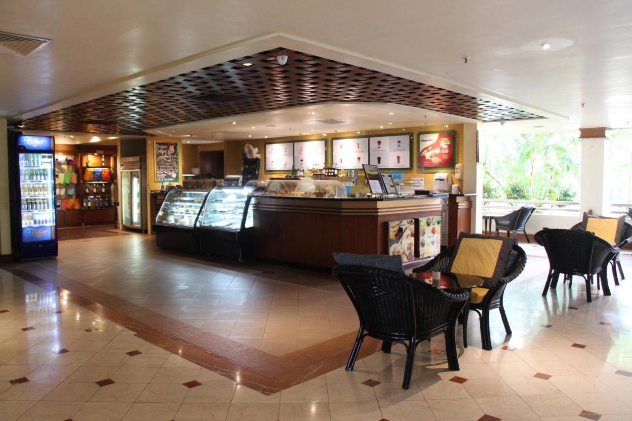 美里万豪度假酒店 米里 外观 照片 The Coffee Bean & Tea Leaf in Kuala Lumpur, Malaysia