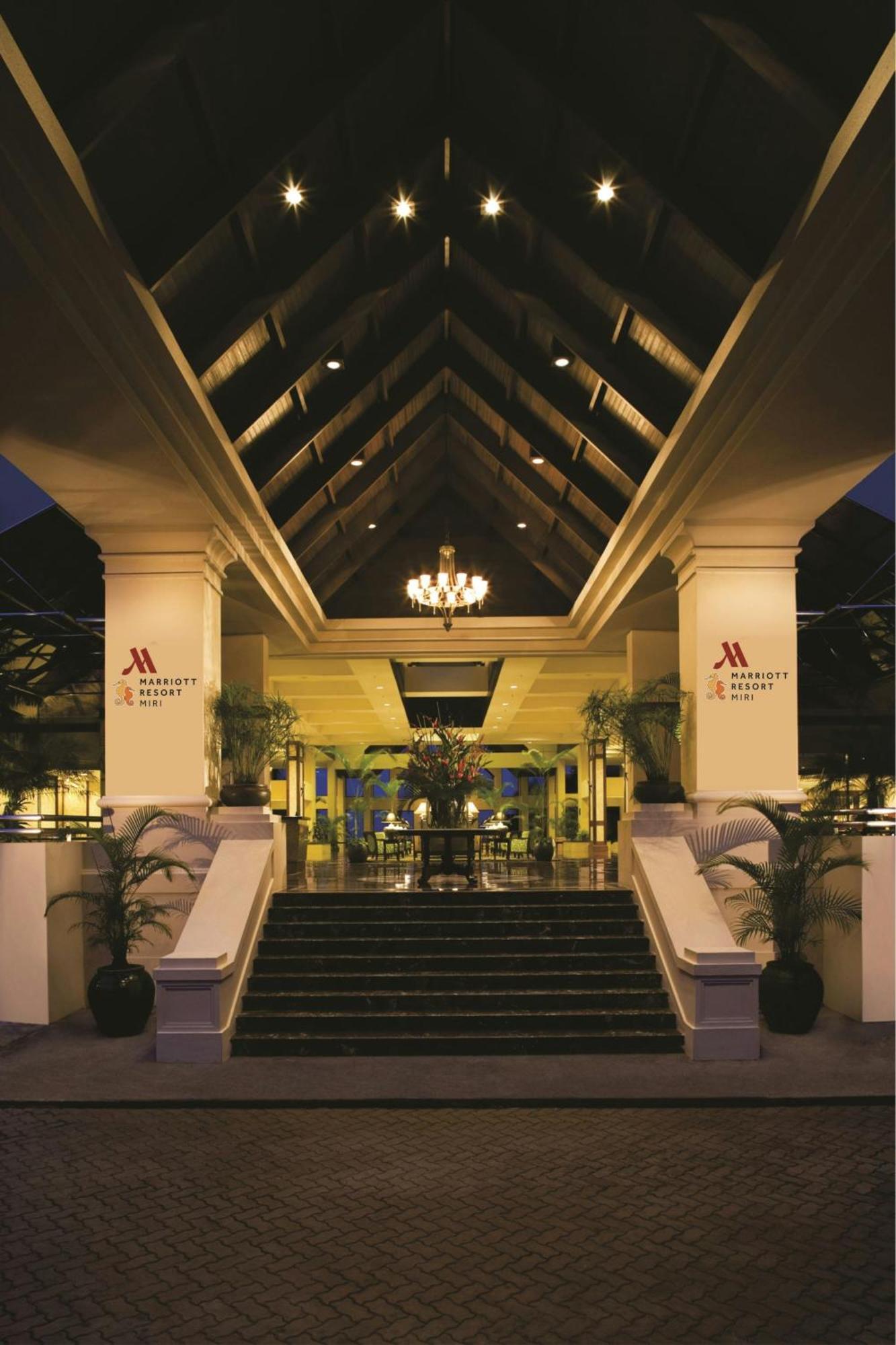 美里万豪度假酒店 米里 外观 照片 The hotel's entrance