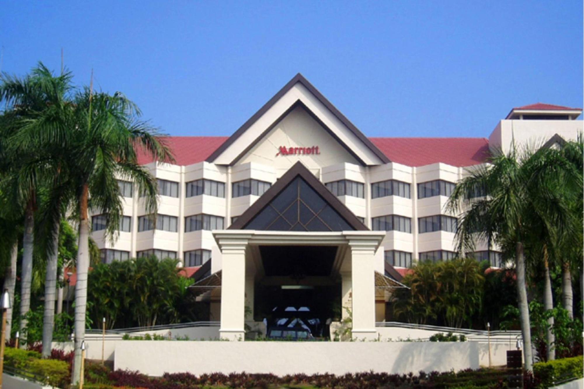 美里万豪度假酒店 米里 外观 照片 The hotel's main entrance