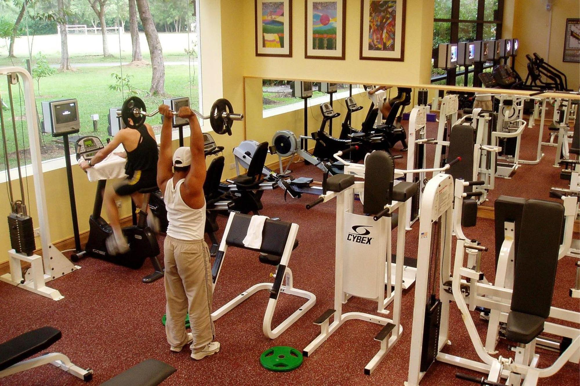 美里万豪度假酒店 米里 外观 照片 A typical gym
