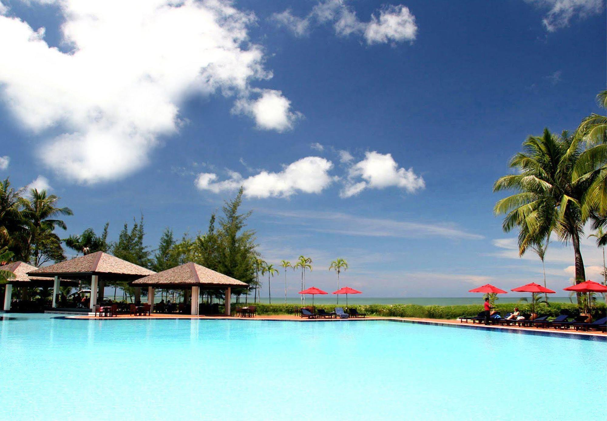 美里万豪度假酒店 米里 外观 照片 The pool at the Royal Island Resort and Spa